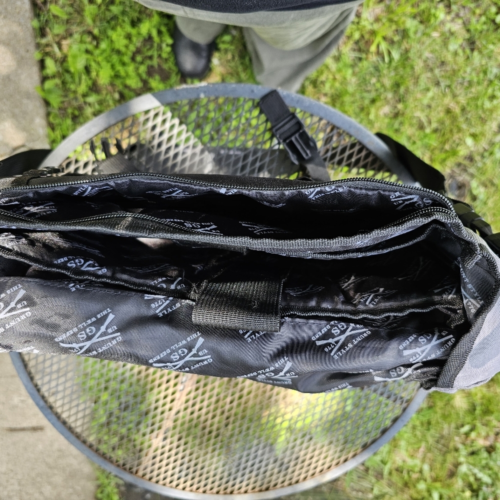 Alpha Outpost Small Messenger Bag - Picture 4 of 5